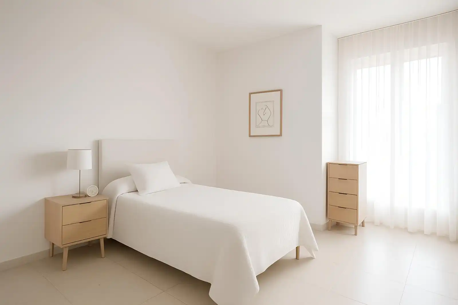 Schlafzimmer von Wohnung zum Verkauf in Sant Joan Les Fonts mit Klimaanlage, Heizung und Parkett