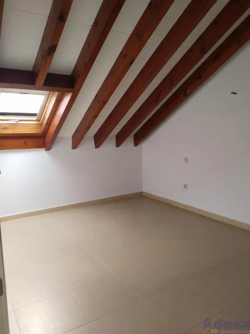 Dúplex en venta en Navalcarnero con Calefacción, Balcón y Piscina comunitaria