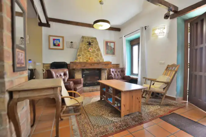 Sala de estar de Casa adosada en venta en Benaoján con Calefacción, Terraza y Jacuzzi