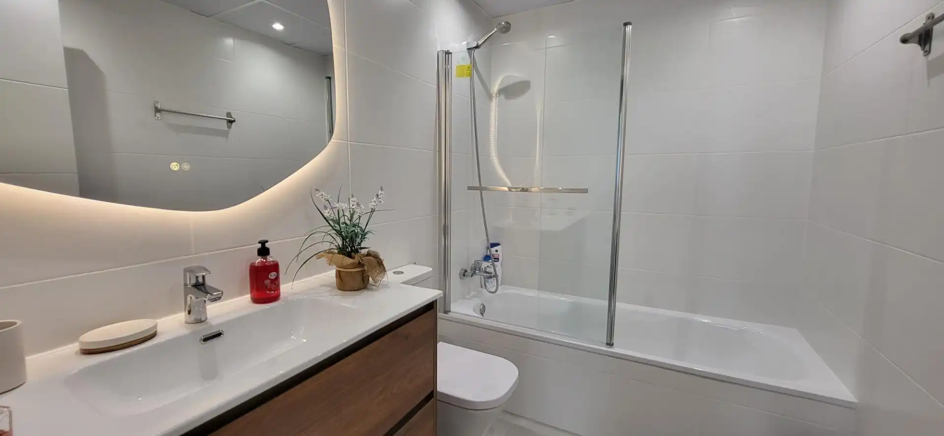 Bany de Apartament de lloguer en Marbella amb Aire condicionat, Calefacció i Terrassa