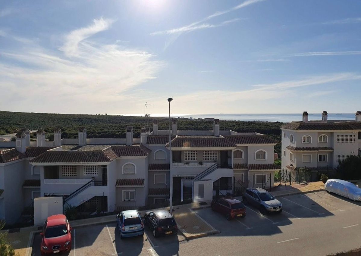 Exterior view of Flat for sale in La Línea de la Concepción  with Community pool