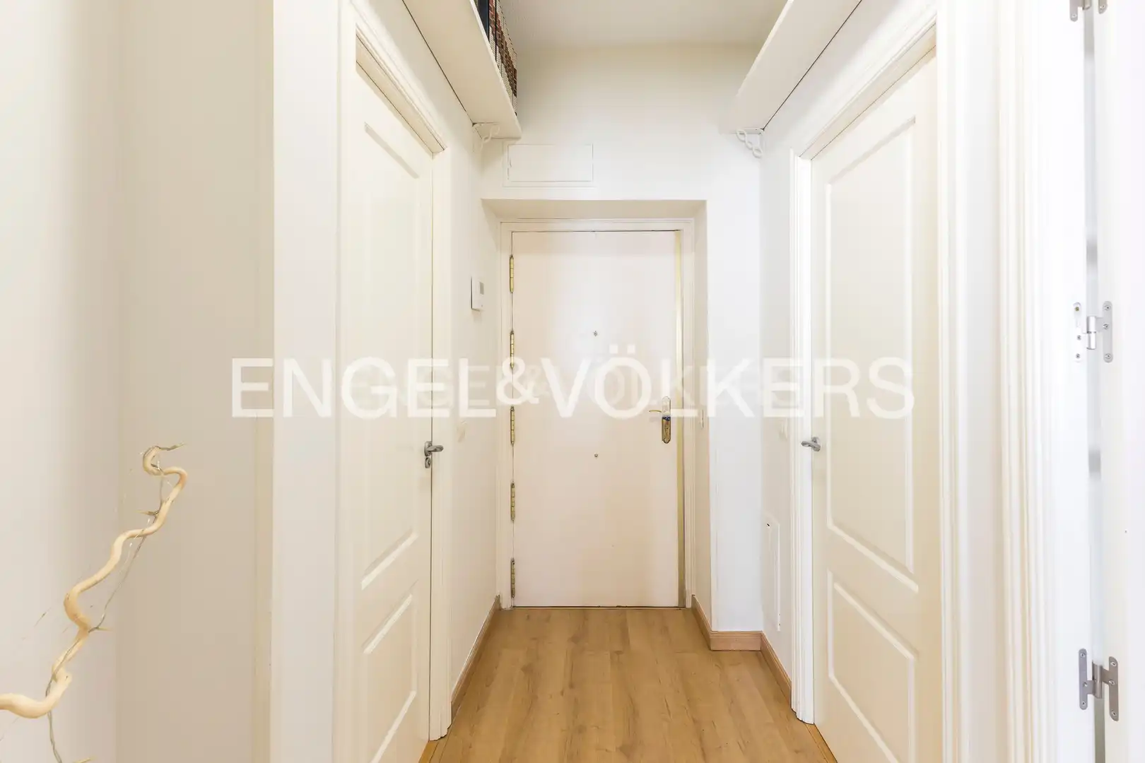 Flat for rent in Madrid  with Air Conditioner and Heating