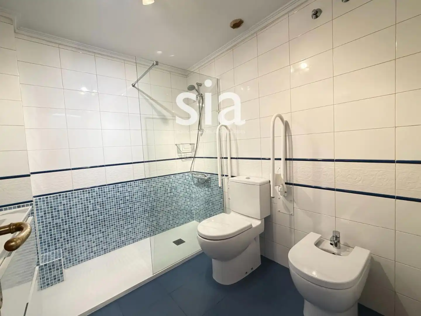 Badezimmer von Wohnung zum Verkauf in Vitoria - Gasteiz mit Heizung