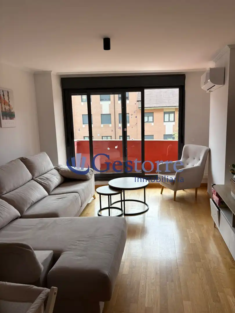 Terrasse von Wohnung zur Miete in Oviedo  mit Heizung, Privatgarten und Parkett