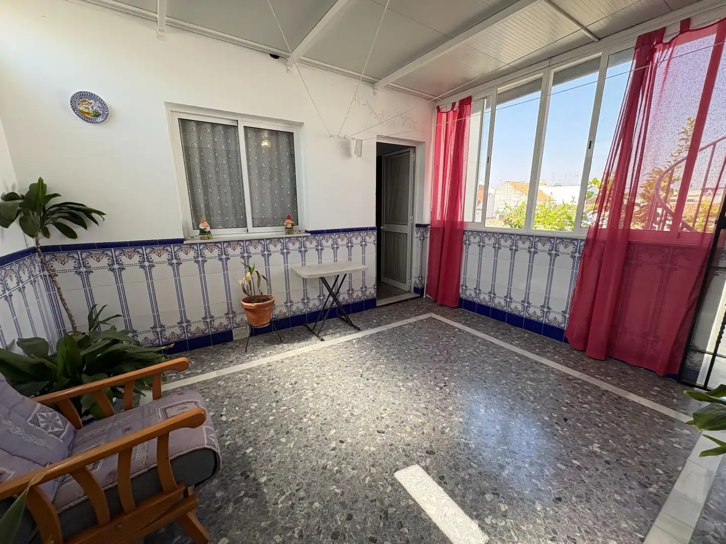 Vista exterior de Casa o chalet en venta en Mairena del Alcor