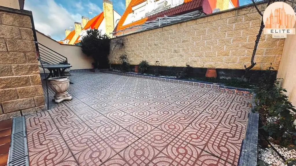 Terraza de Casa adosada en venta en Torrejón de la Calzada con Aire acondicionado, Calefacción y Jardín privado
