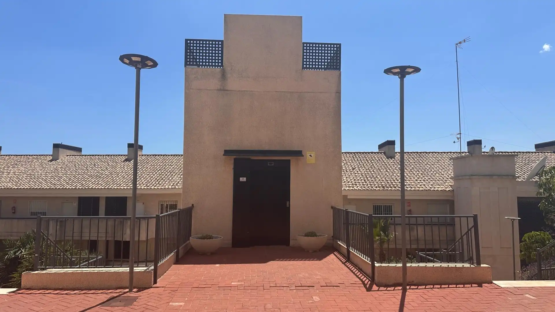 Vista exterior de Piso en venta en Monforte del Cid con Aire acondicionado, Calefacción y Terraza