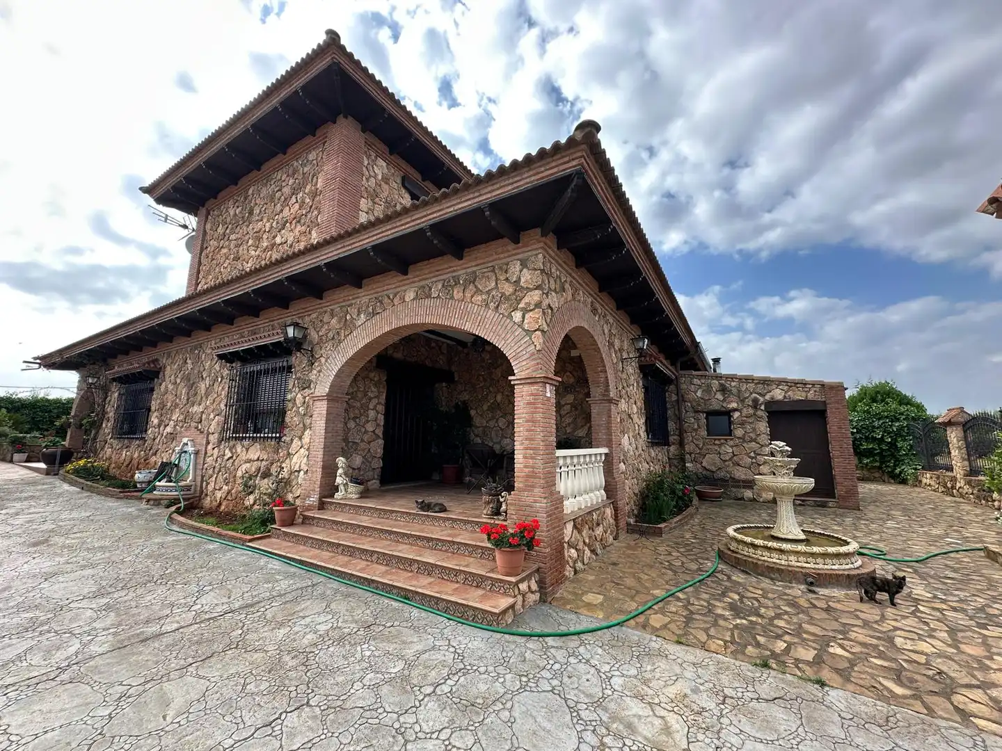 Vista exterior de Finca rústica en venda en Alange amb Aire condicionat, Calefacció i Terrassa