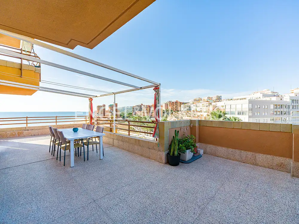Flat with lift for sale in Avenida San Bartolome Tir 53