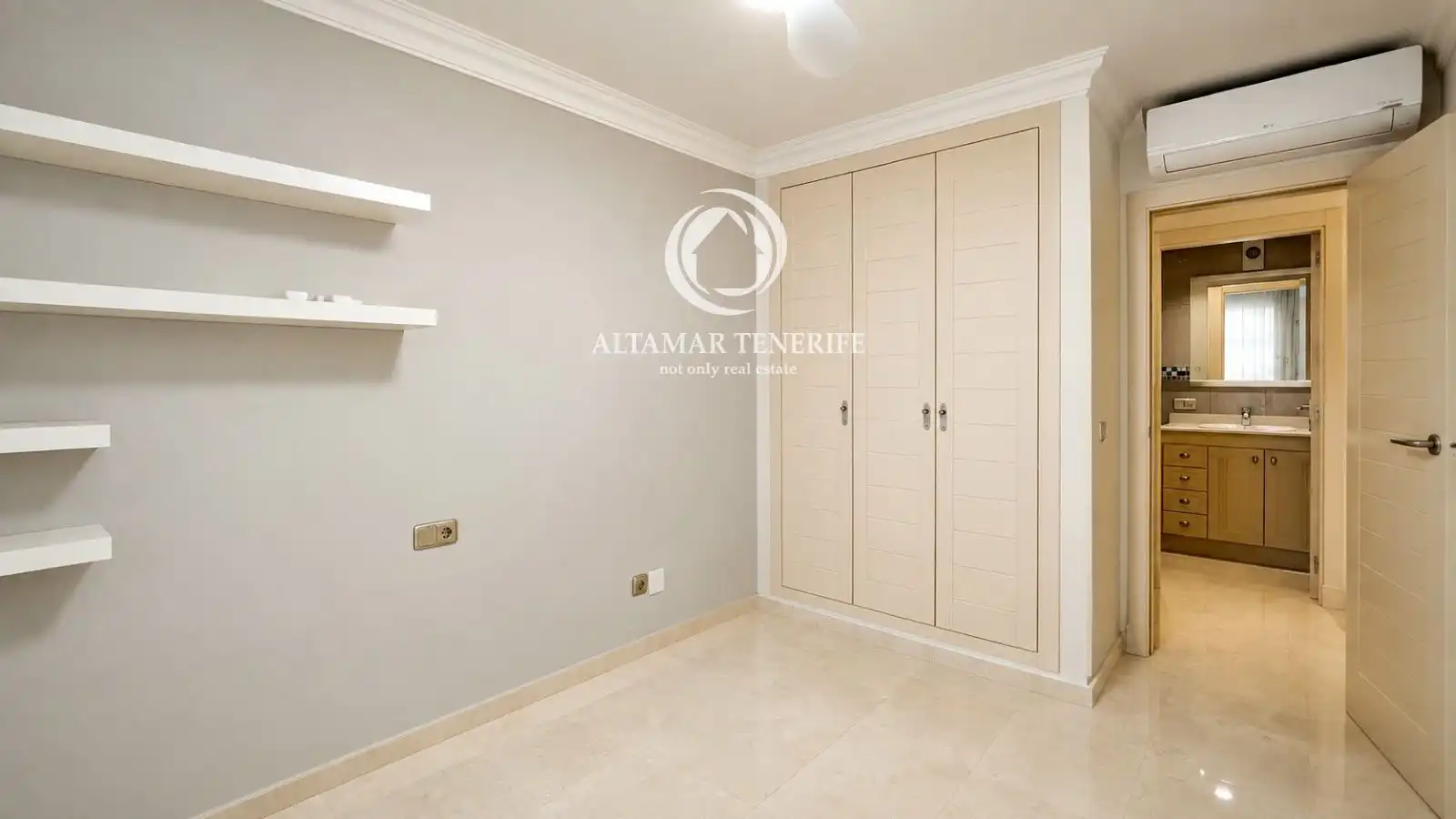 Dormitori de Apartament en venda en Santa Cruz de Tenerife amb Aire condicionat i Traster