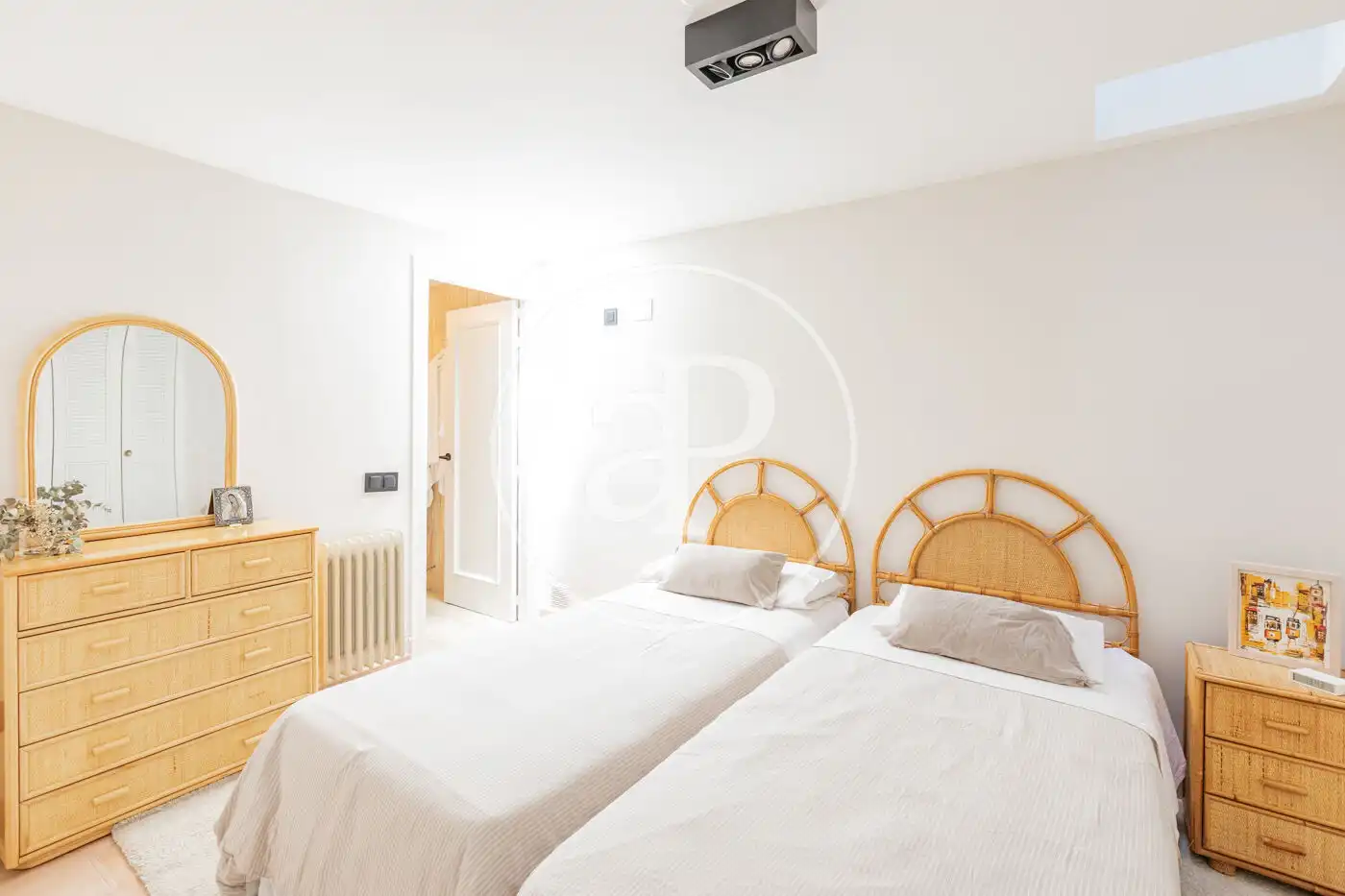 Habitación de Casa adosada de alquiler en Las Rozas de Madrid con Aire acondicionado, Calefacción y Jardín privado
