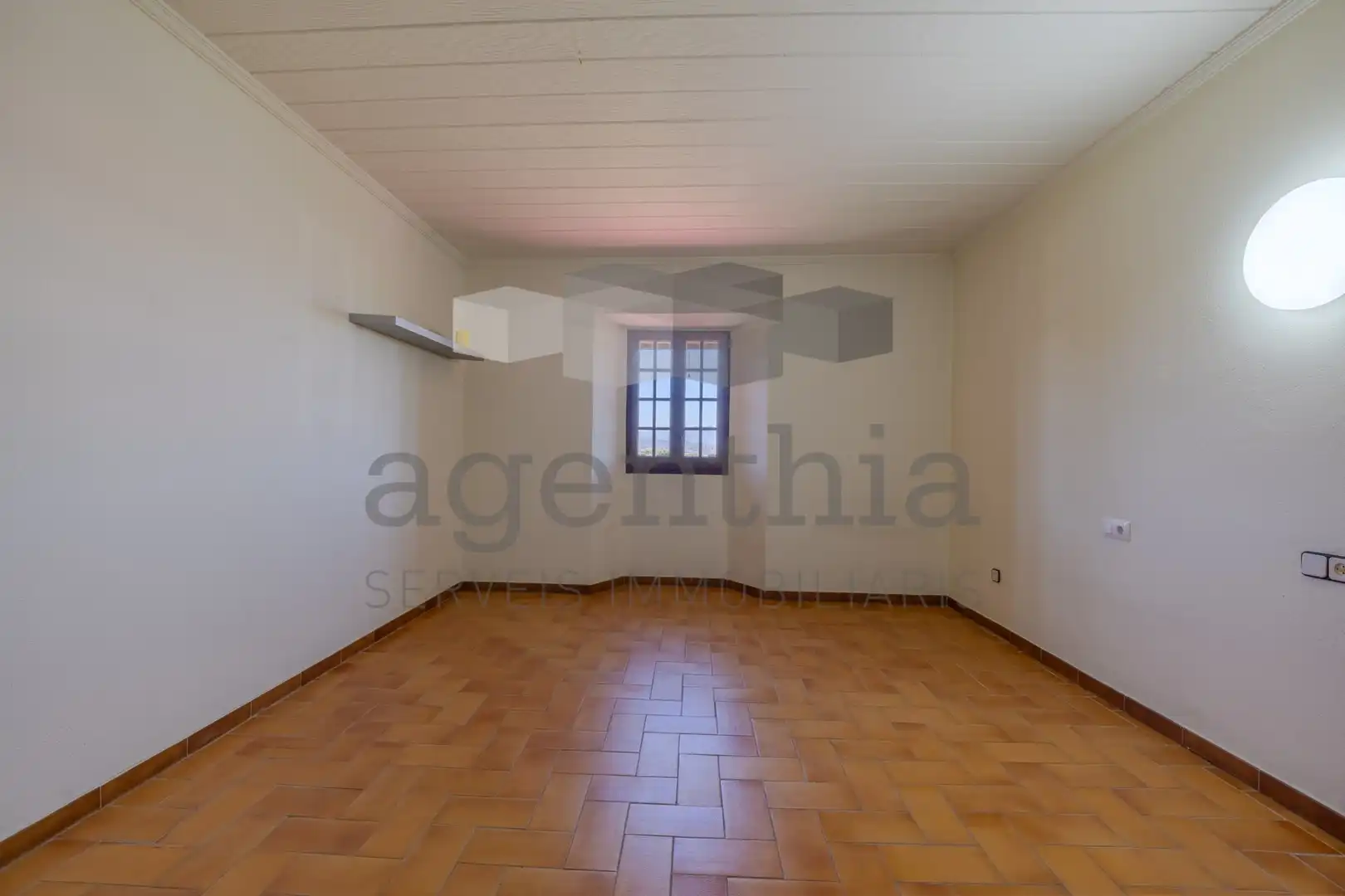 Dormitori de Finca rústica en venda en Girona amb Aire condicionat, Calefacció i Terrassa