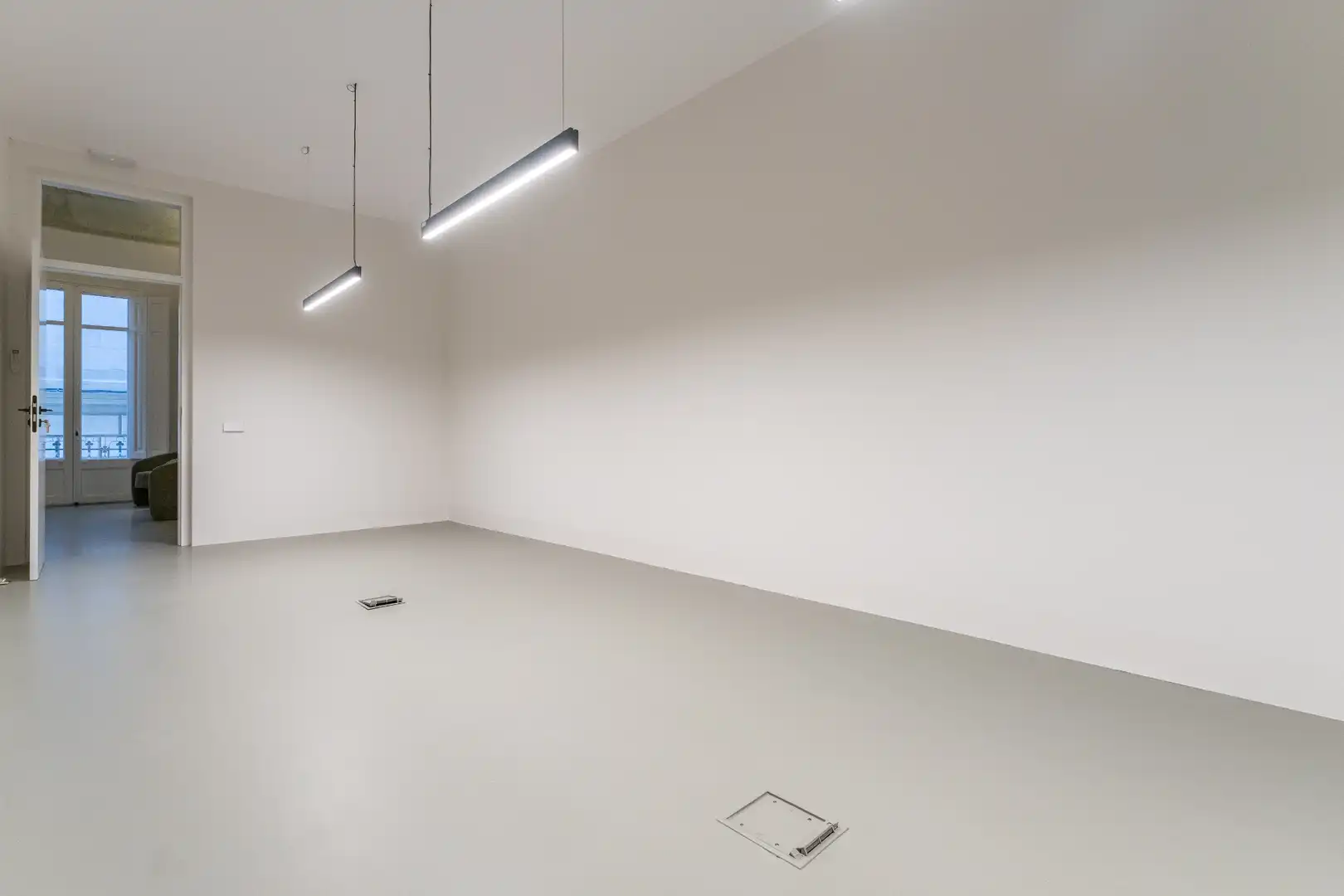 Büro zur Miete in Reus mit Klimaanlage, Heizung und Balkon