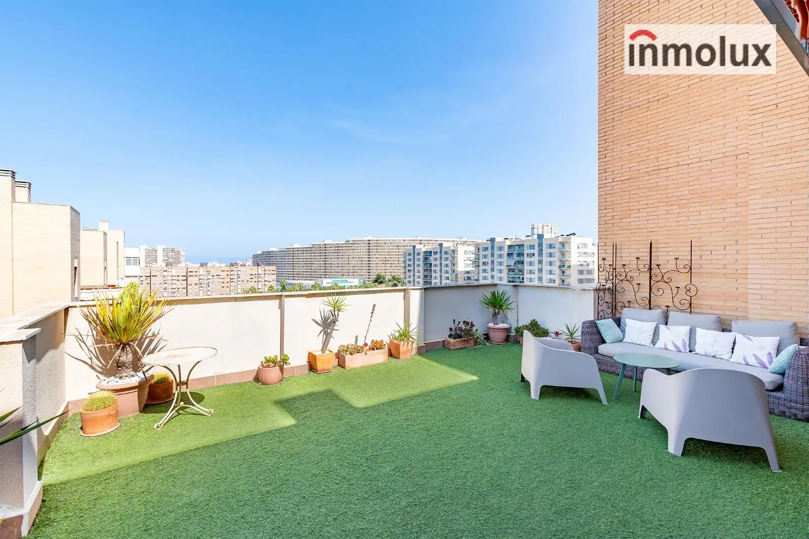 Terrasse von Maisonette zur Miete in Alicante / Alacant mit Klimaanlage, Terrasse und Schwimmbad