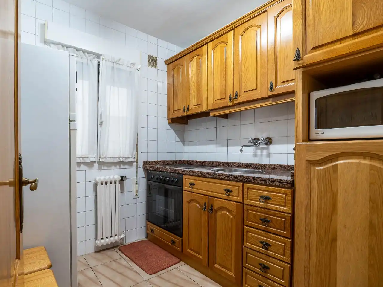 Cuina de Pis en venda en Oviedo  amb Terrassa