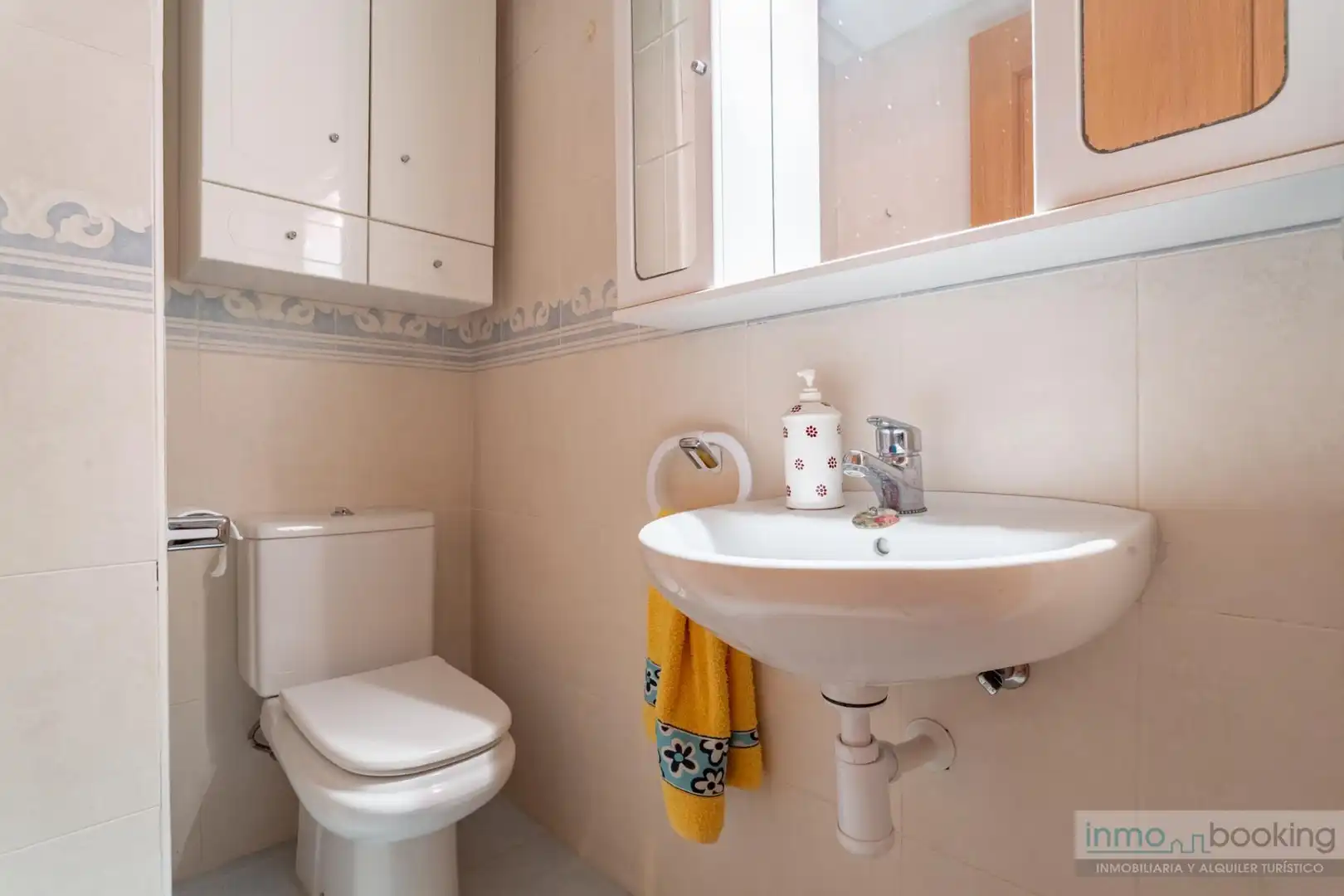 Bathroom of Apartments for sale in Platja de Ponent