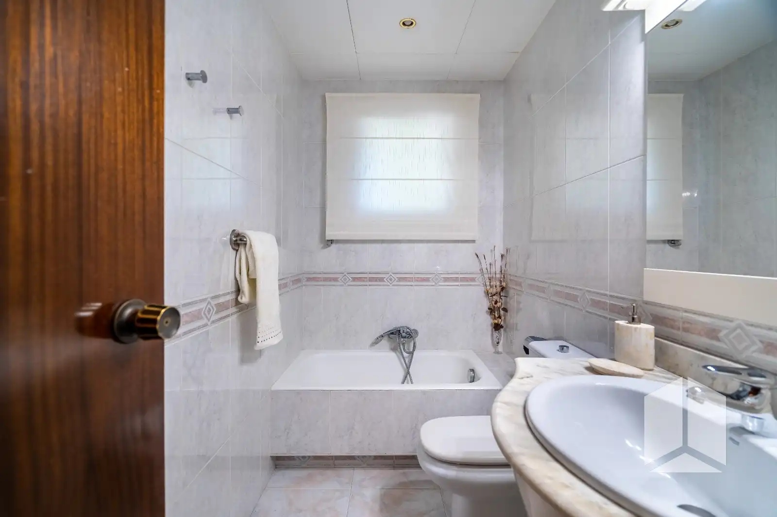 Bany de Casa o xalet en venda en Castelldefels amb Terrassa, Piscina i Balcó