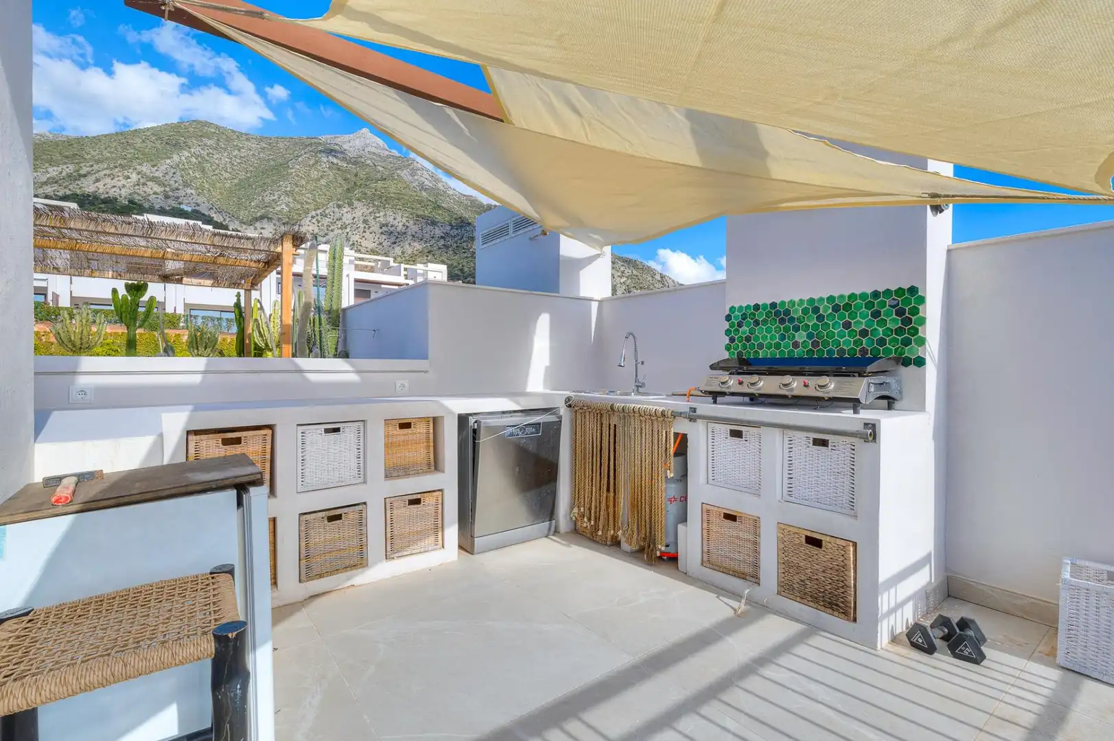 Terrace of Attic for sale in Istán  with Air Conditioner, Private garden and Terrace