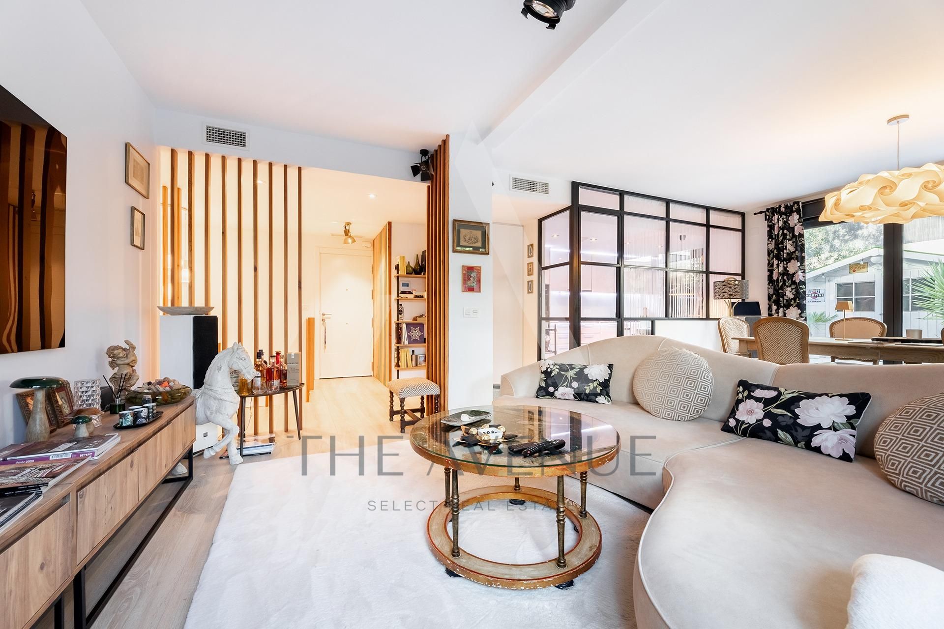 Living room of Duplex for sale in Boadilla del Monte  with Air Conditioner, Private garden and Storage room