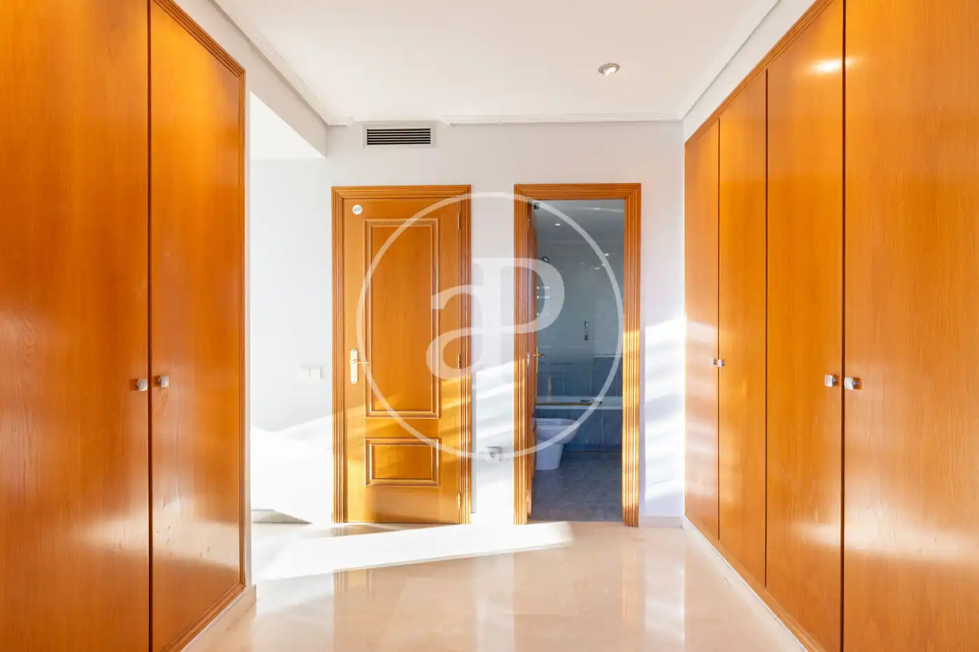 Flat for sale in Valencia  with Air Conditioner, Heating and Private garden