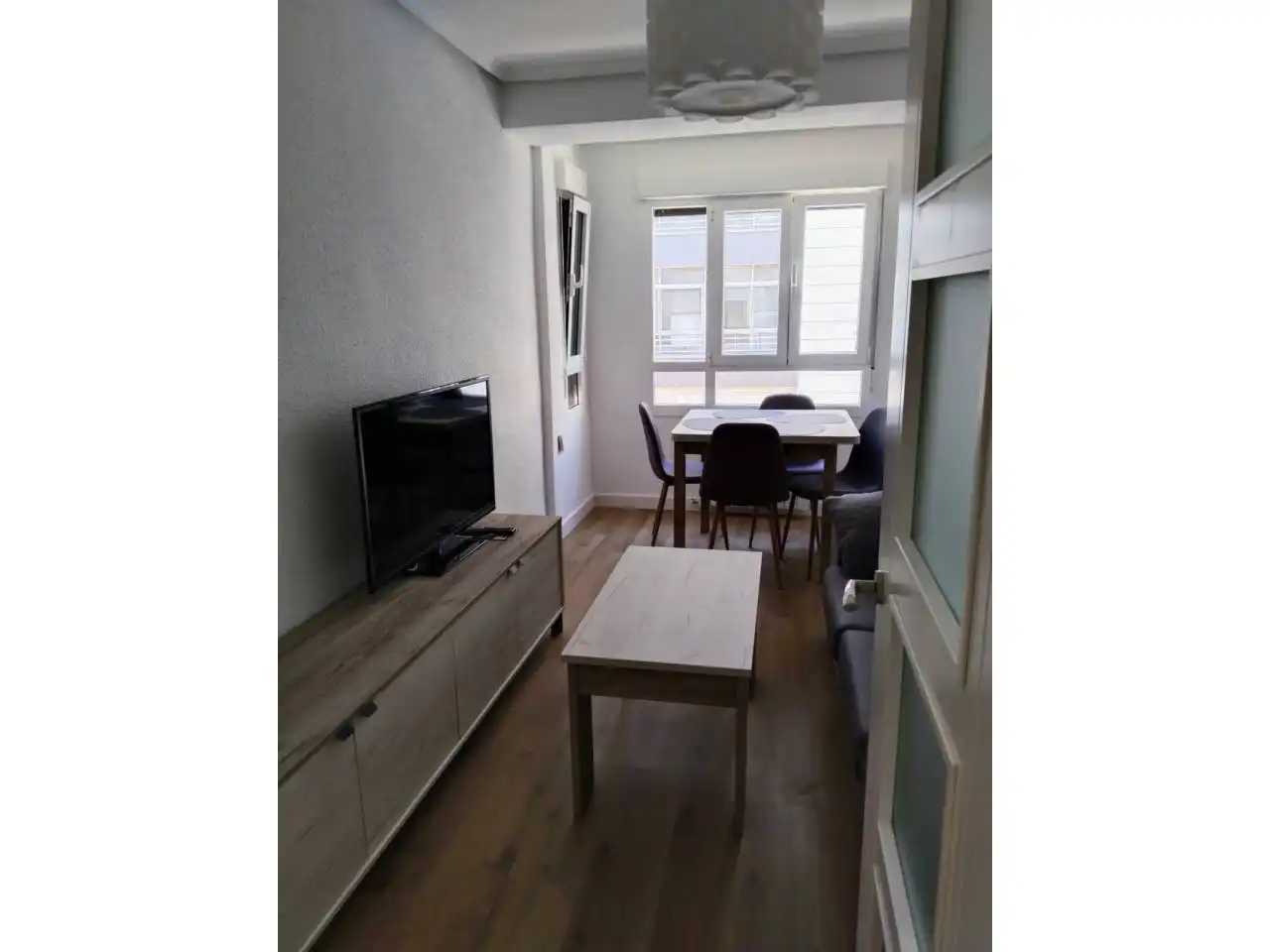 Sala d'estar de Pis de lloguer en Burgos amb Calefacció i Moblat