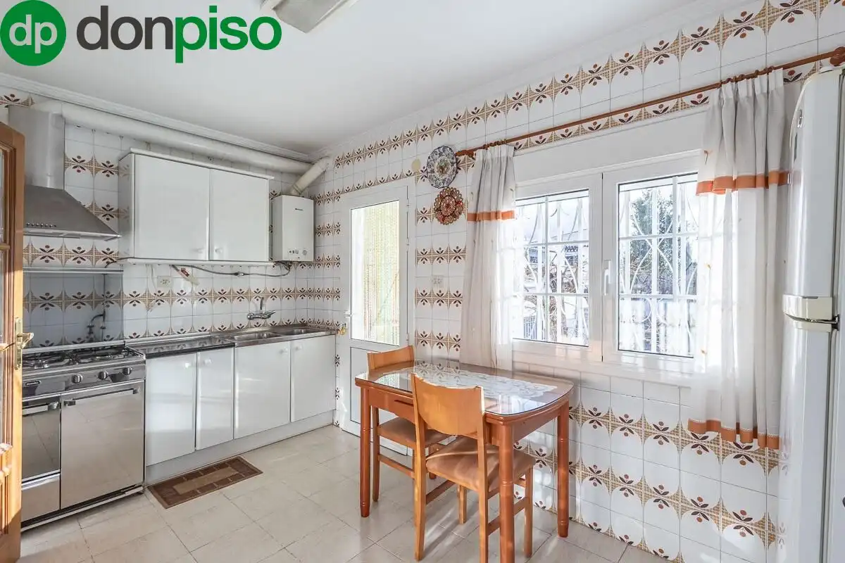 House with garden for sale in Calle GRANADA, imagen 4
