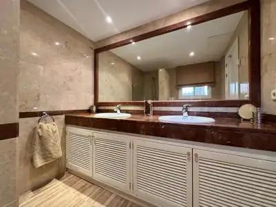 Bathroom of Apartments for sale in Marbella  with Air Conditioner, Heating and Terrace