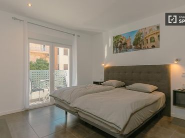 Appartamento con balcone in affitto a Benicalap