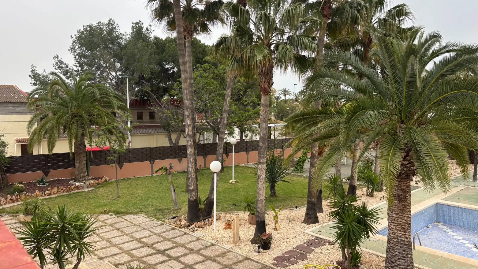 Jardí de Casa o xalet en venda en Elche / Elx amb Jardí privat, Terrassa i Piscina