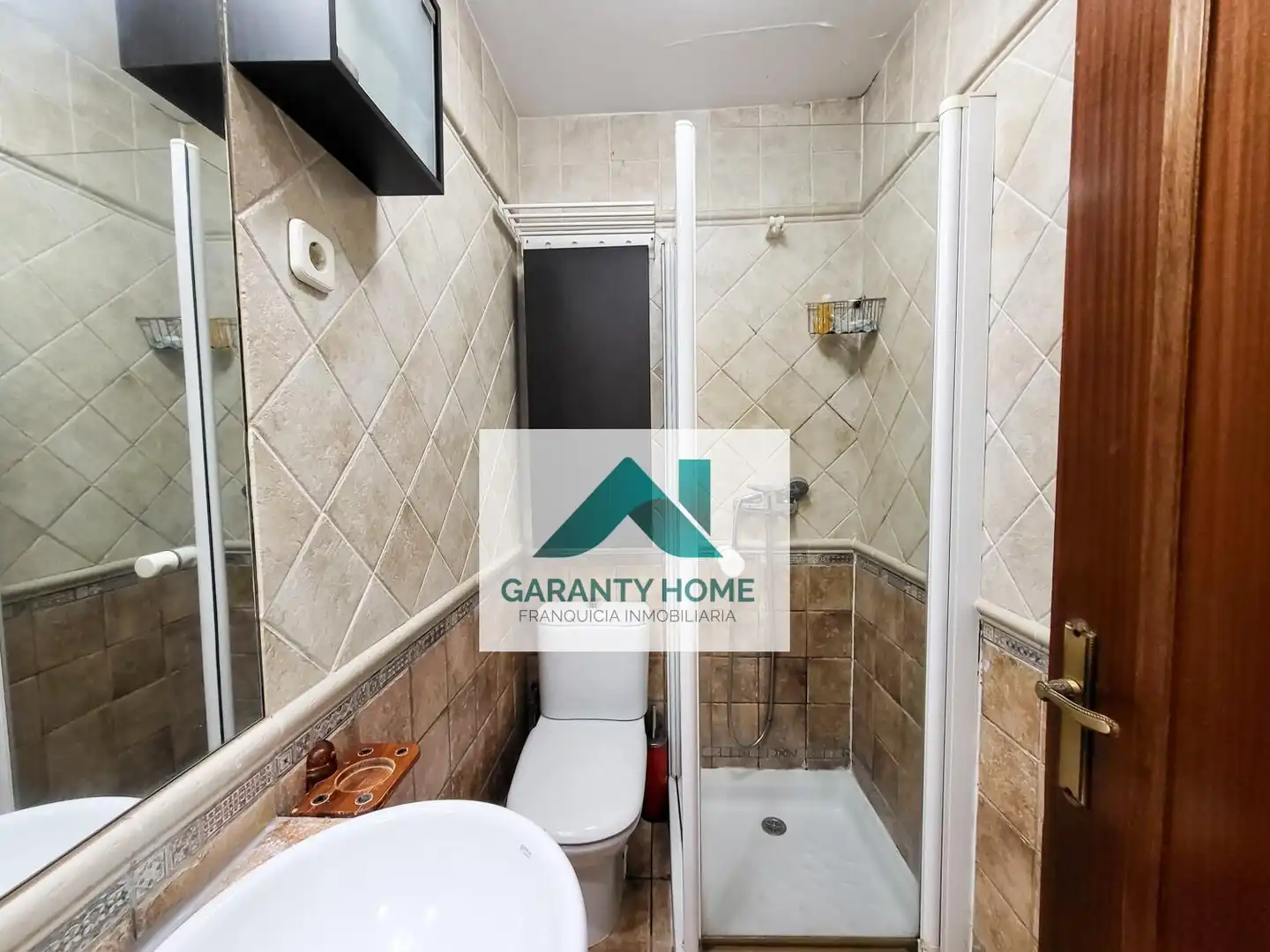 Baño de Apartamento de alquiler en Boadilla del Monte con Aire acondicionado, Calefacción y Jardín privado