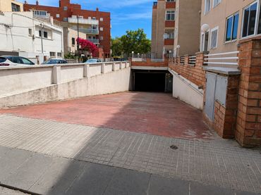 Individual en venda a Carrer de l'Illa de Buda 5