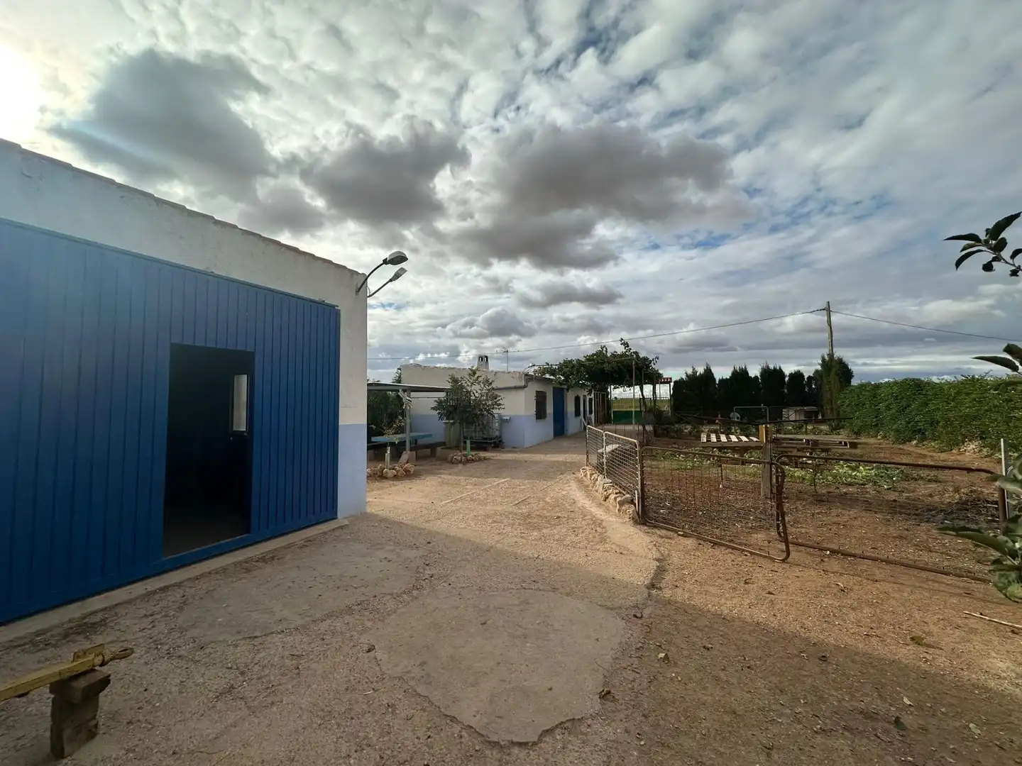 Vista exterior de Finca rústica en venda en Quintanar de la Orden amb Terrassa i Traster