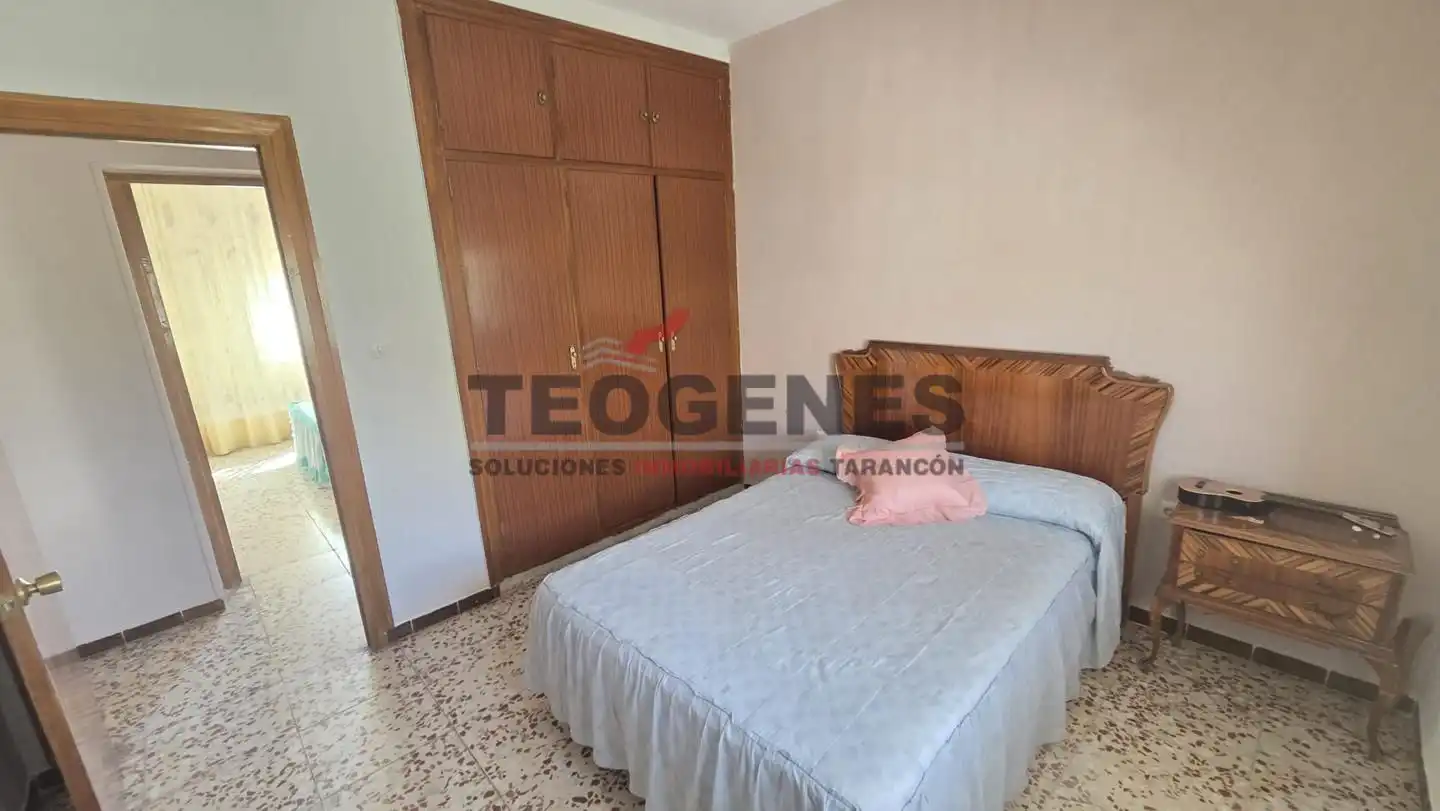 Bedroom of Houses for sale in Fuente de Pedro Naharro  with Heating, Terrace and Storage room