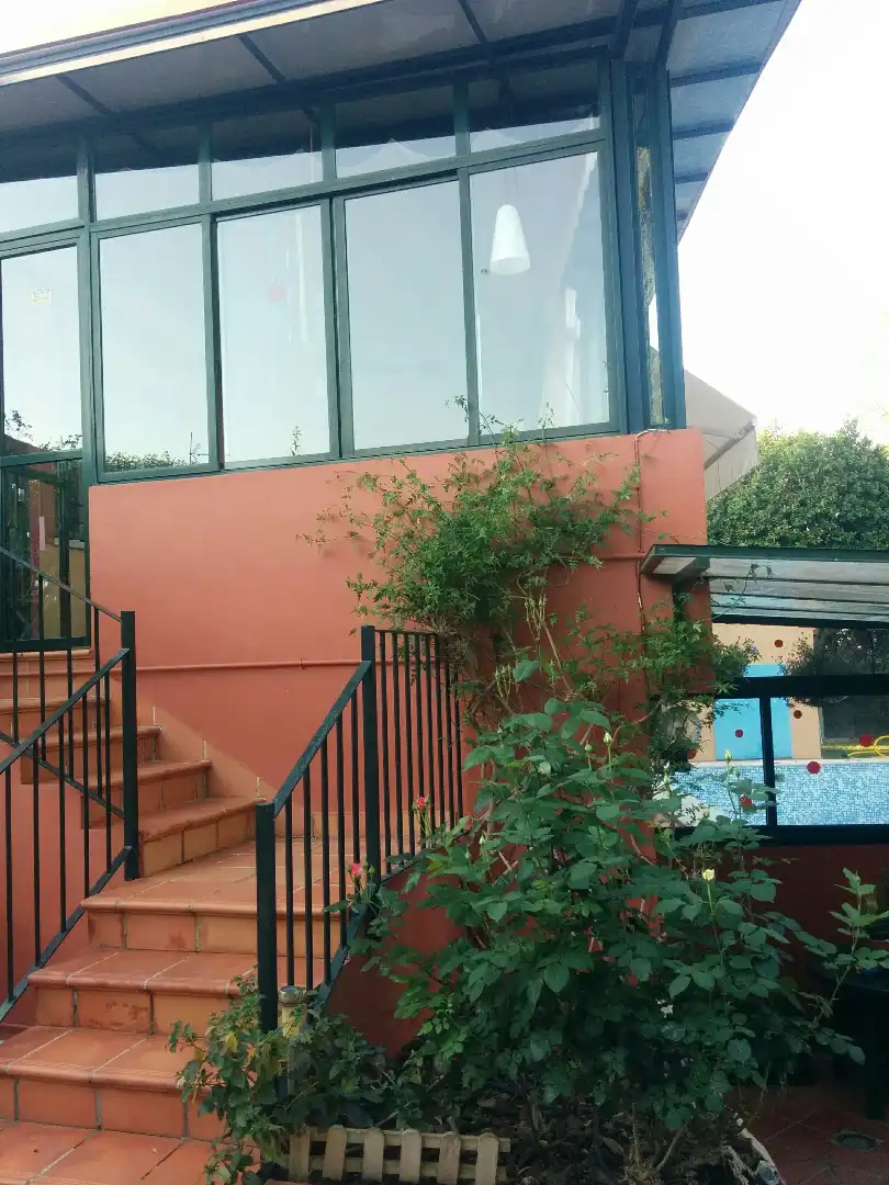 Vista exterior de Casa o xalet en venda en Alcalá de Guadaira amb Aire condicionat, Calefacció i Jardí privat
