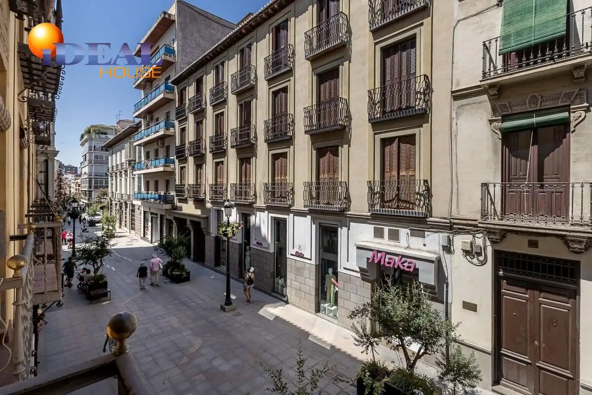 Flat with terrace for sale in Calle SAN ANTON 33, imagen 2