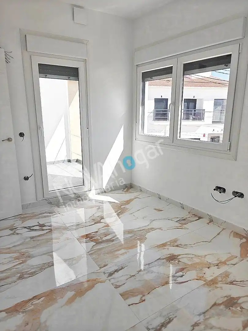 Habitación de Casa adosada en venta en Málaga
