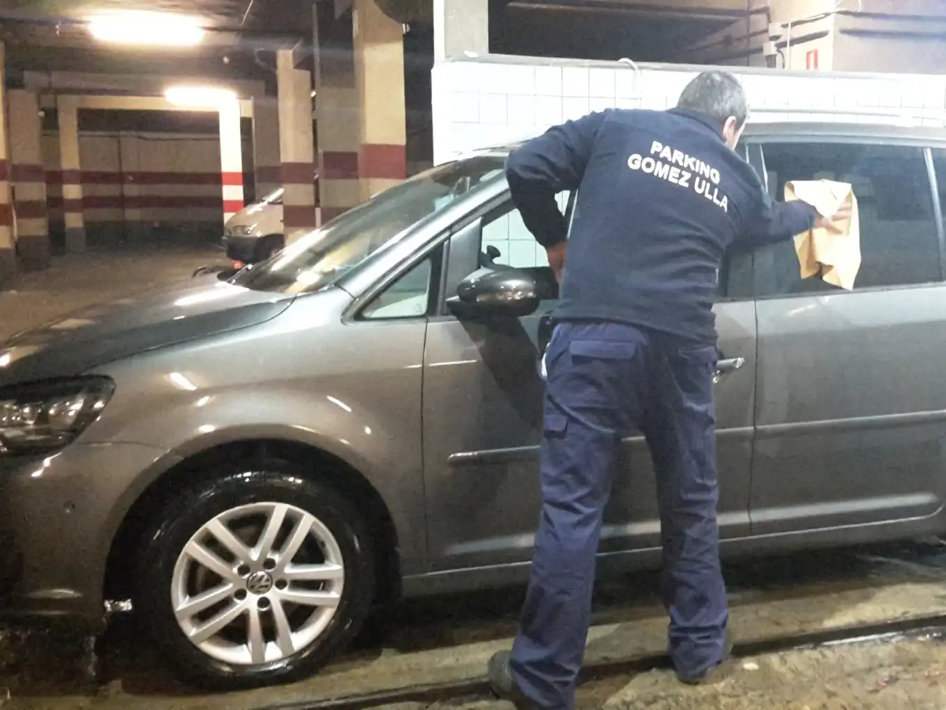 Parkplatz von Garage zur Miete in Madrid mit Alarm
