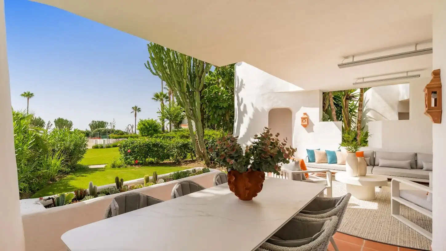 Jardí de Planta baixa en venda en Estepona amb Aire condicionat, Calefacció i Jardí privat