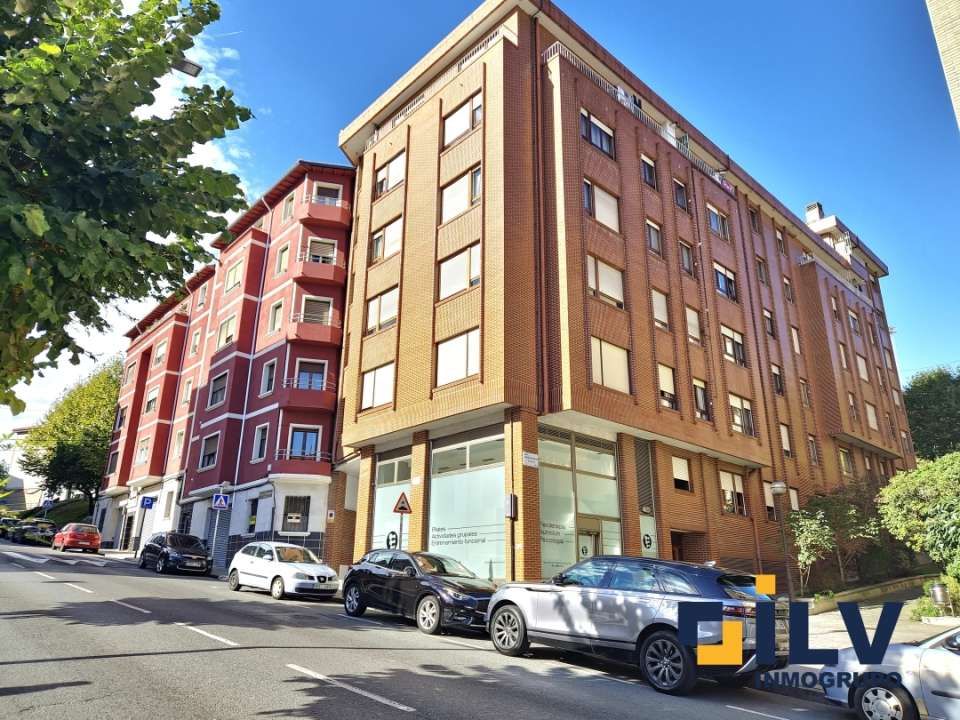 Vista exterior de Pis en venda en Santurtzi  amb Calefacció i Balcó