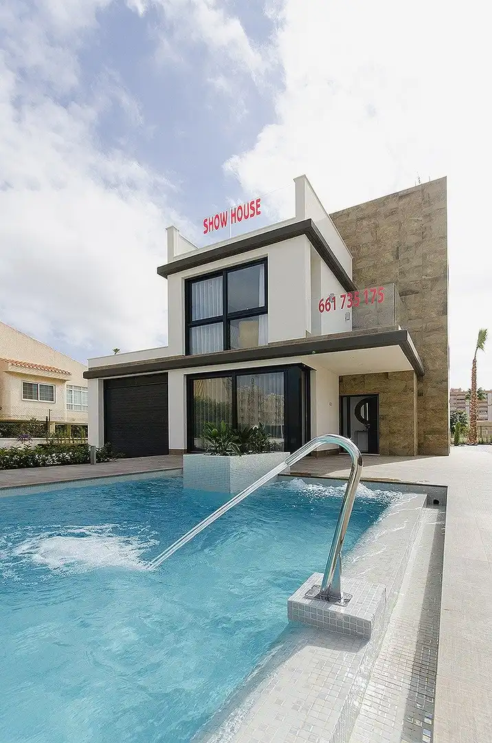 Detached house with terrace for sale in Calle Julia Orbaiceta, imagen 15