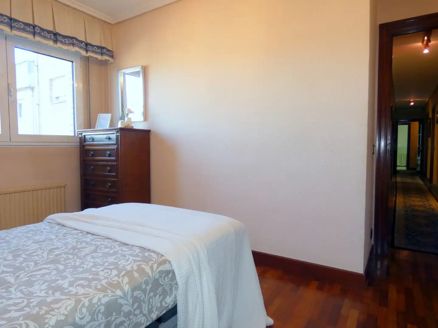 Flat for sale in Karmelo Kalea, Santutxu - Basarrate