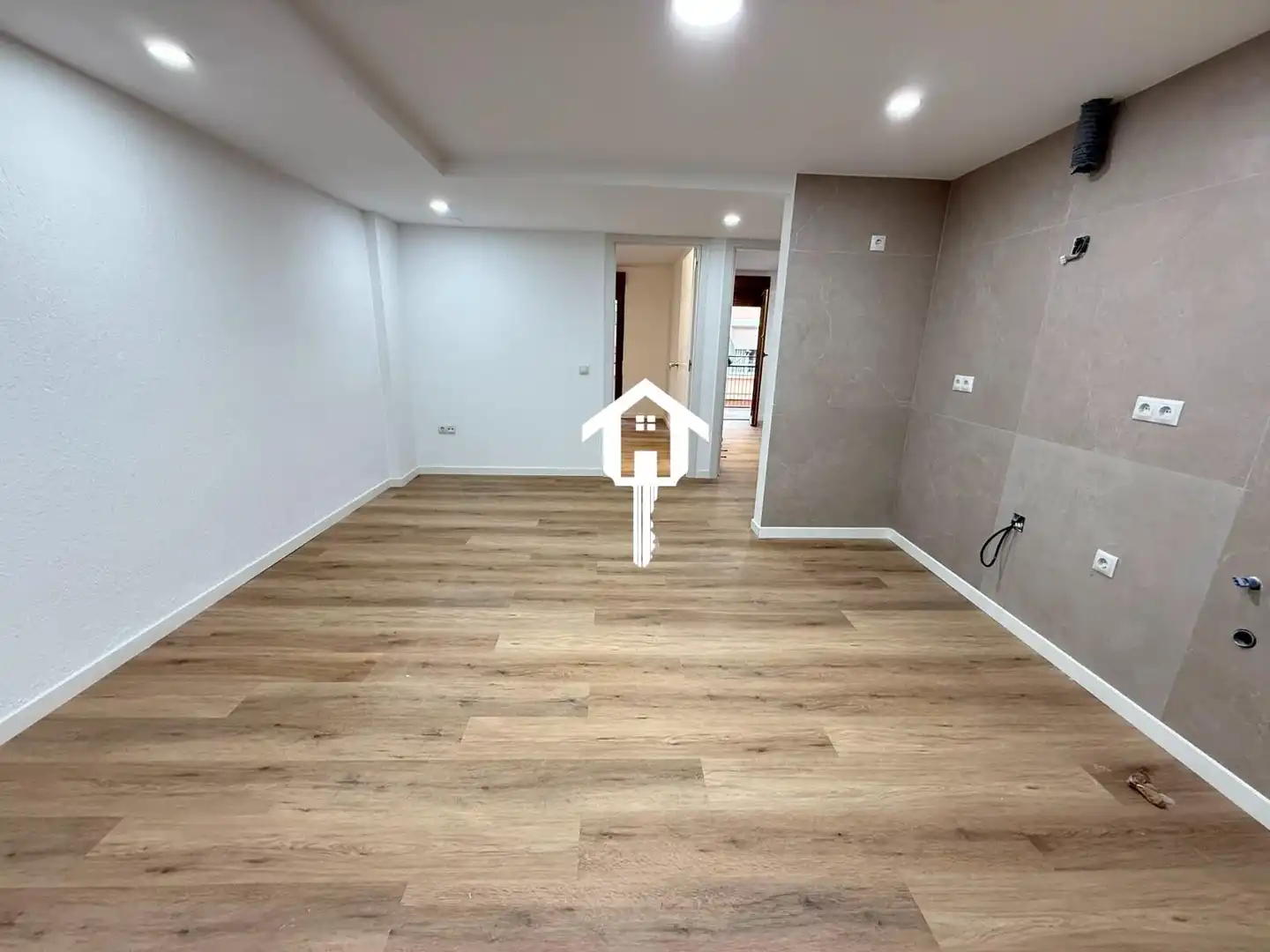 Flat with terrace for sale in Calle TAQUIGRAFO MARTI, imagen 24