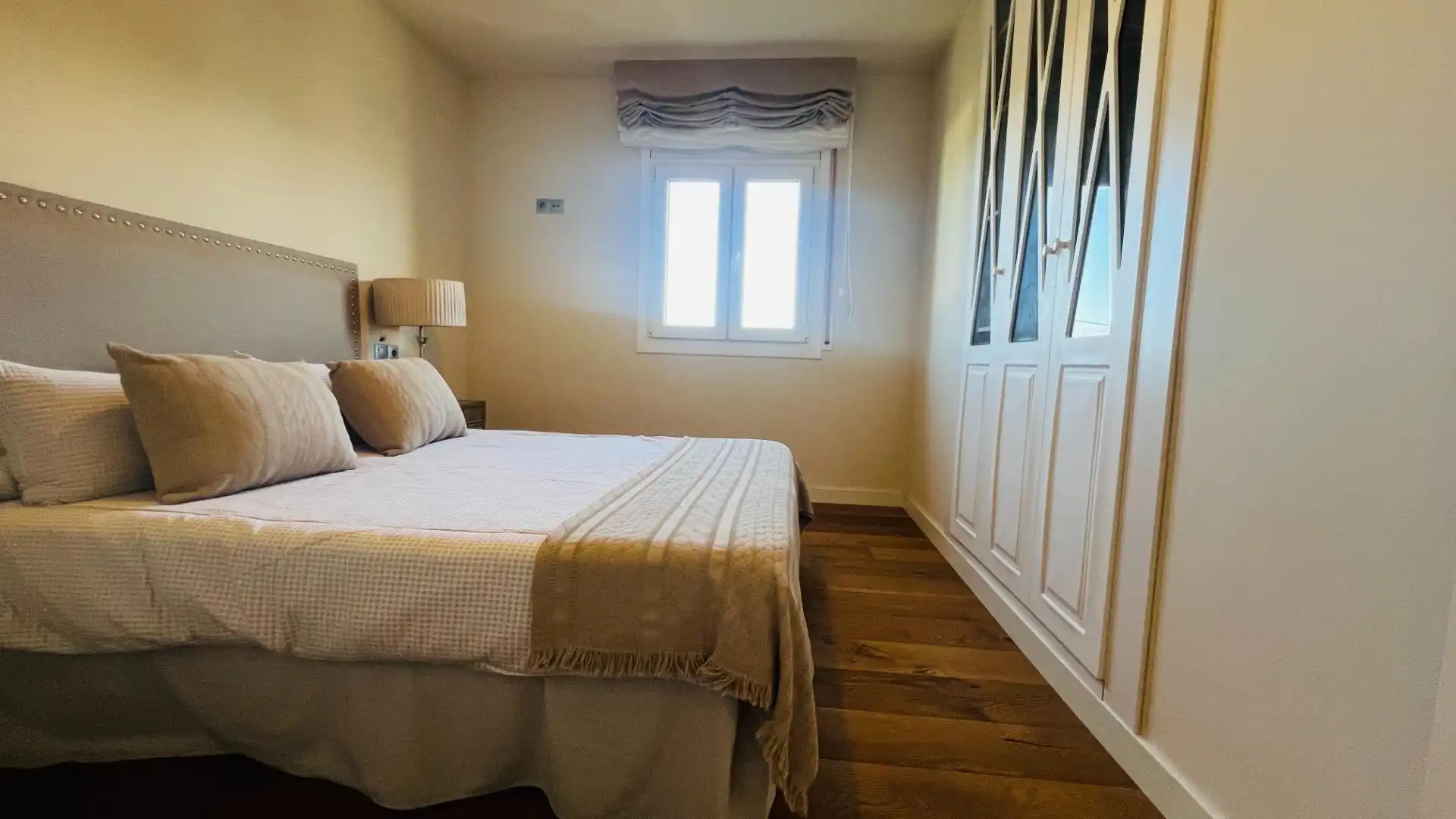 Bedroom of Houses for sale in Cambrils  with Air Conditioner, Private garden and Parquet flooring