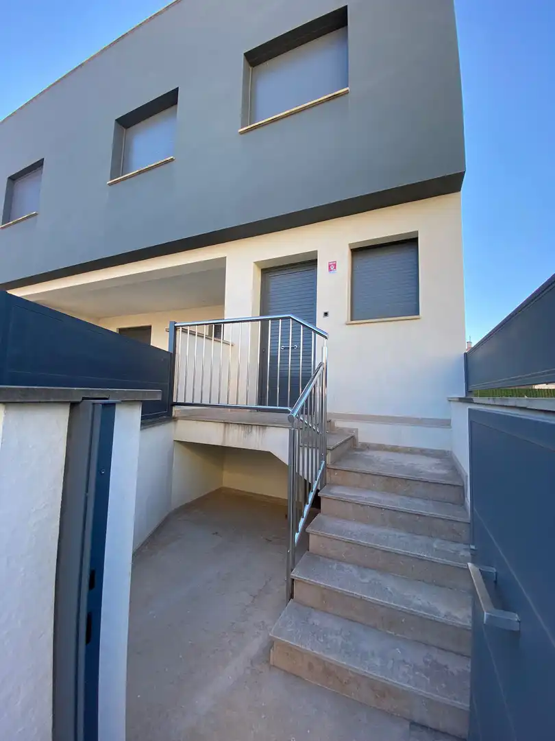 Casa adosada en venta en Carrer dels Prats, 6, Alió