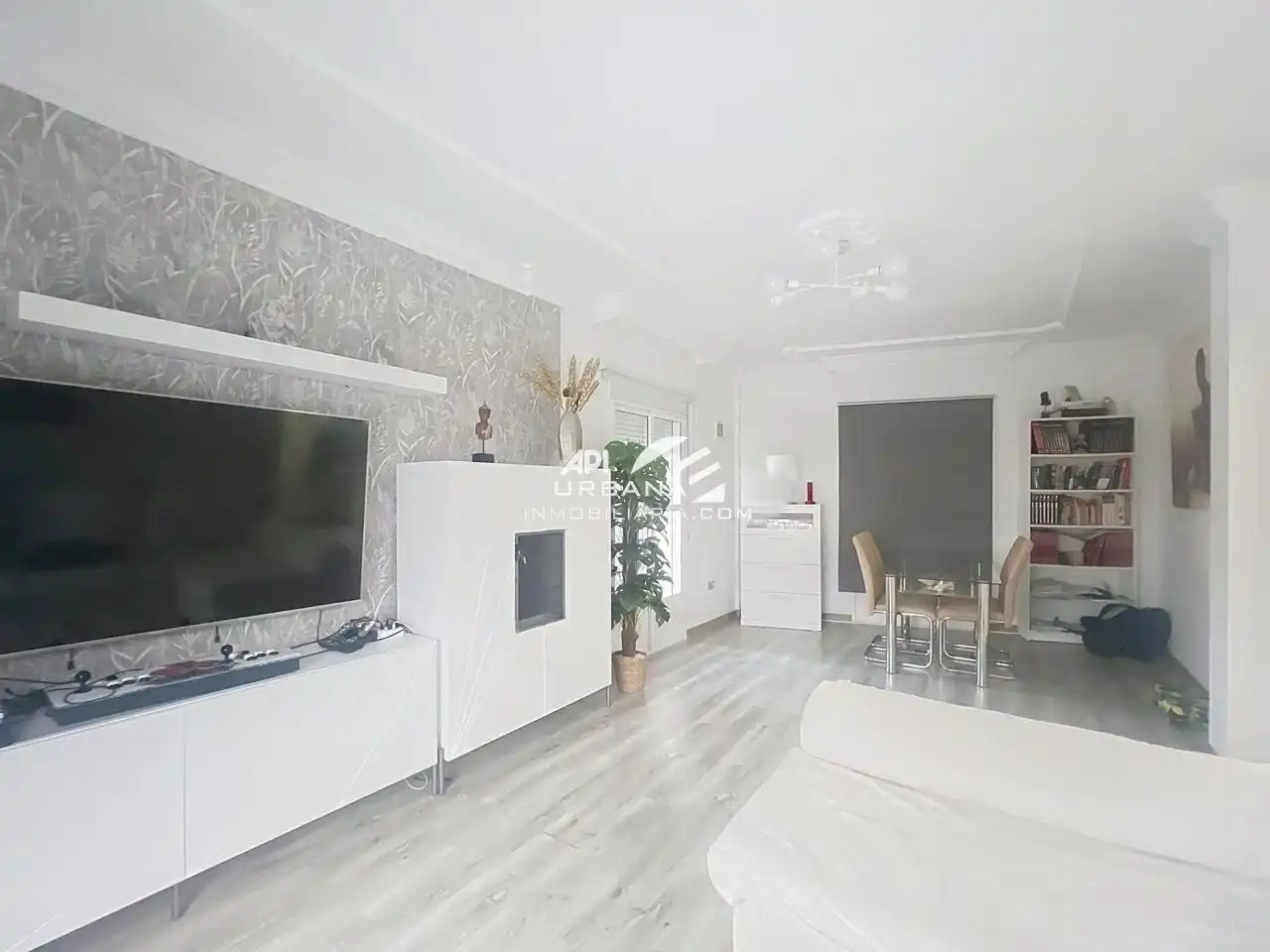 Houses for sale in Los Almendros, Jardin Lucena