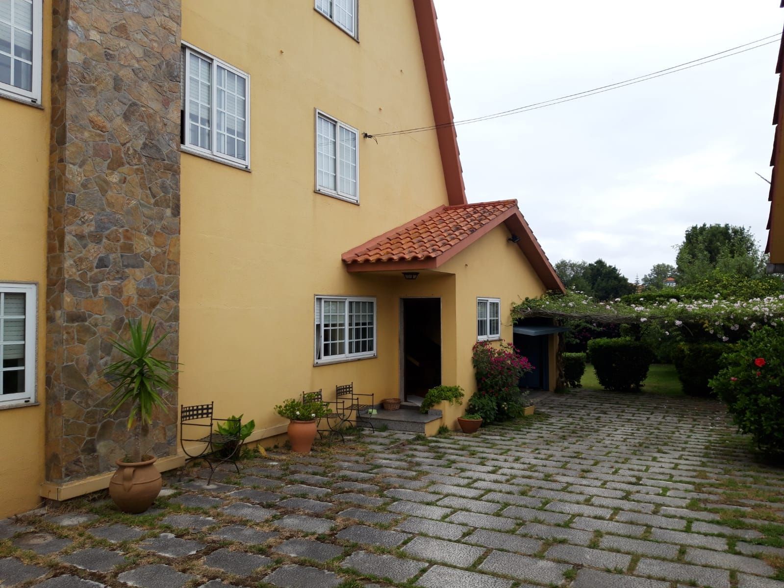 Exterior view of House or chalet for sale in Vigo   with Heating, Private garden and Parquet flooring