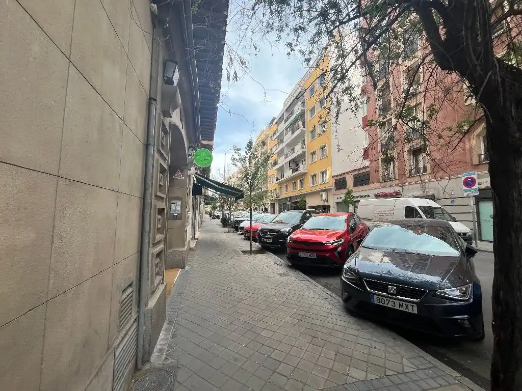 Außenansicht von Geschaftsraum zur Miete in Madrid