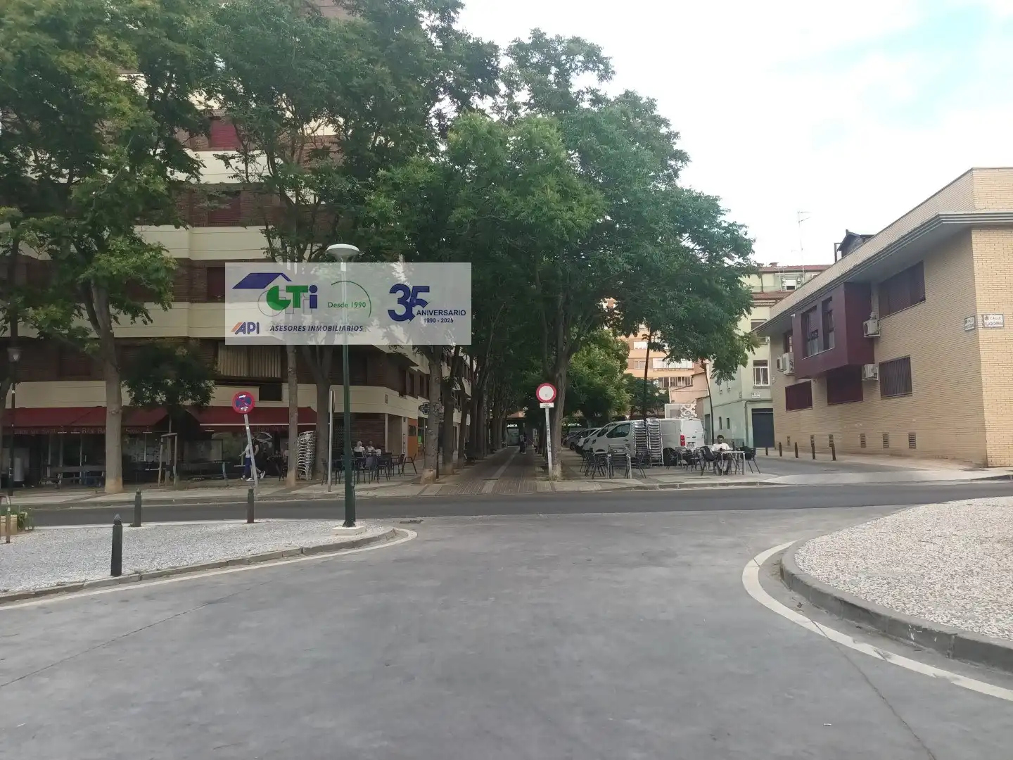 Außenansicht von Gebäude zum Verkauf in Zaragoza