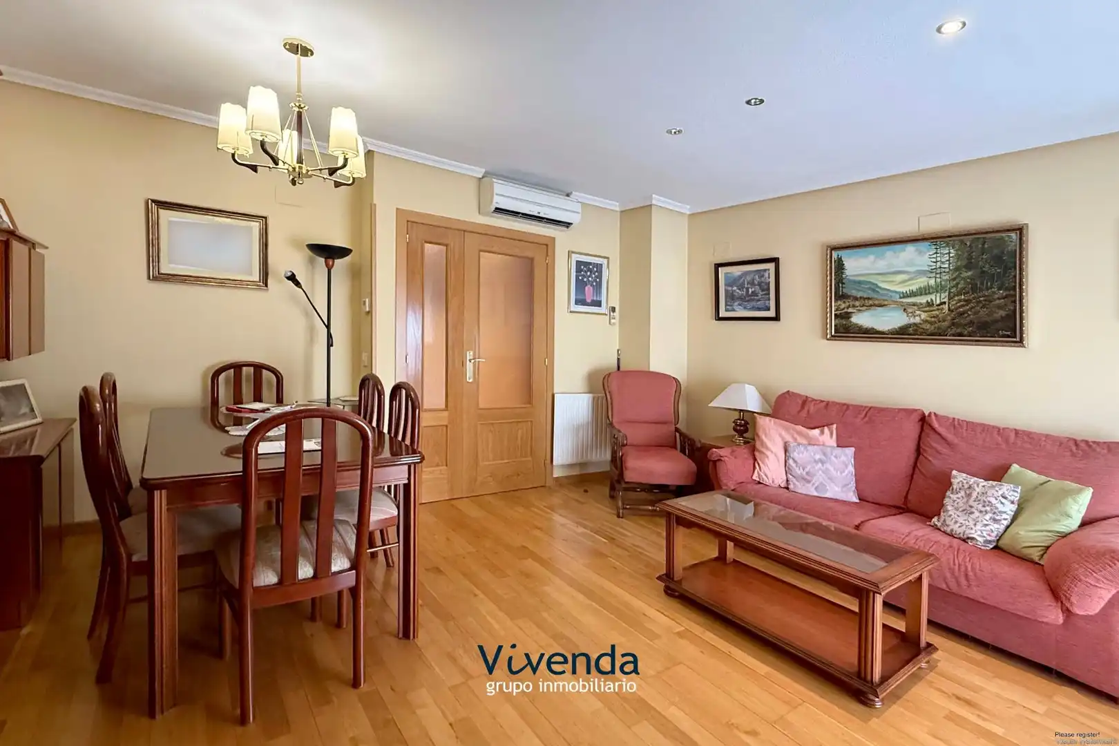 Living room of Flat for sale in Madrid  with Air Conditioner, Heating and Storage room