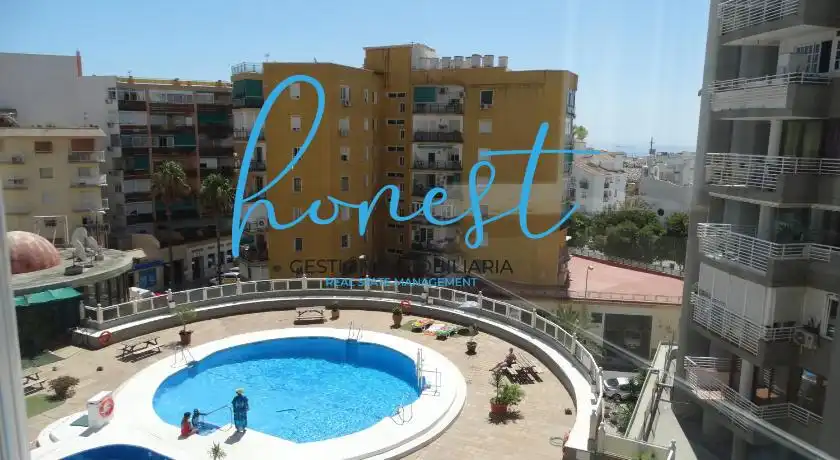 Vista exterior de Pis en venda en Torremolinos amb Aire condicionat, Terrassa i Moblat